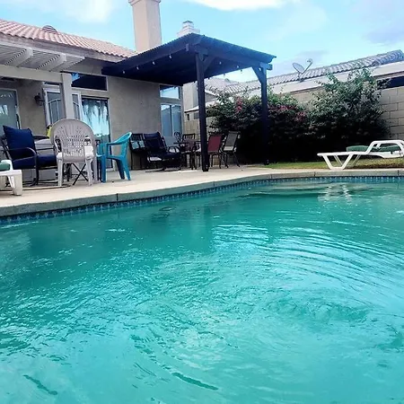 Sunshine Daydream By The Pool And Spa